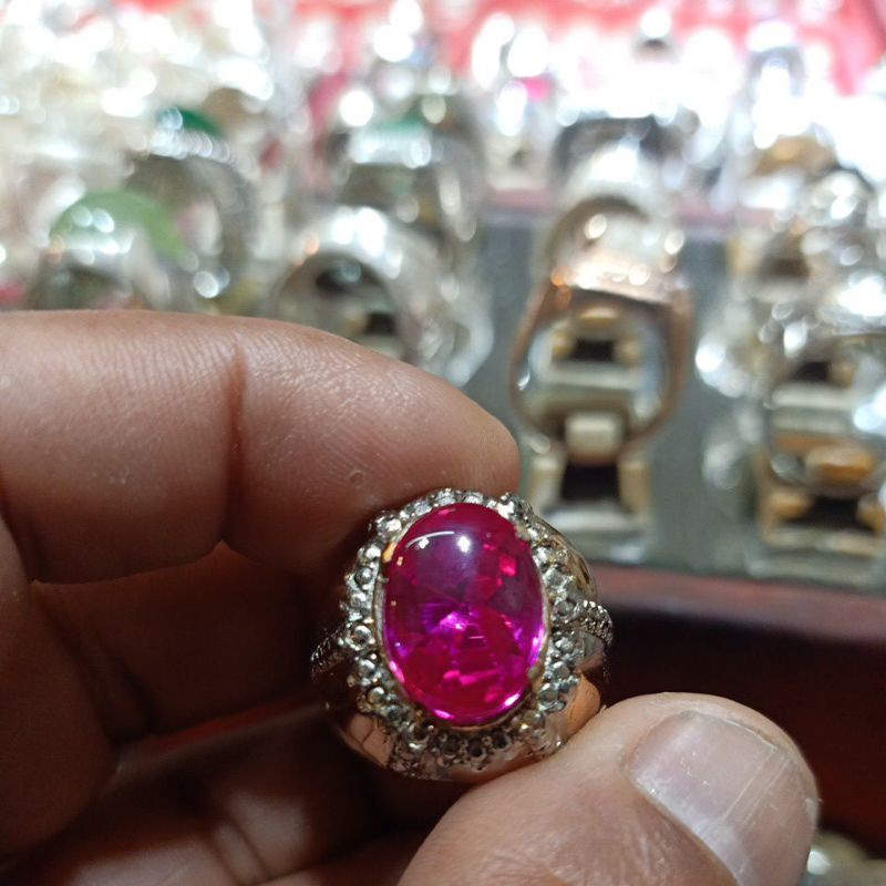 batu cincin merah Siam Ros