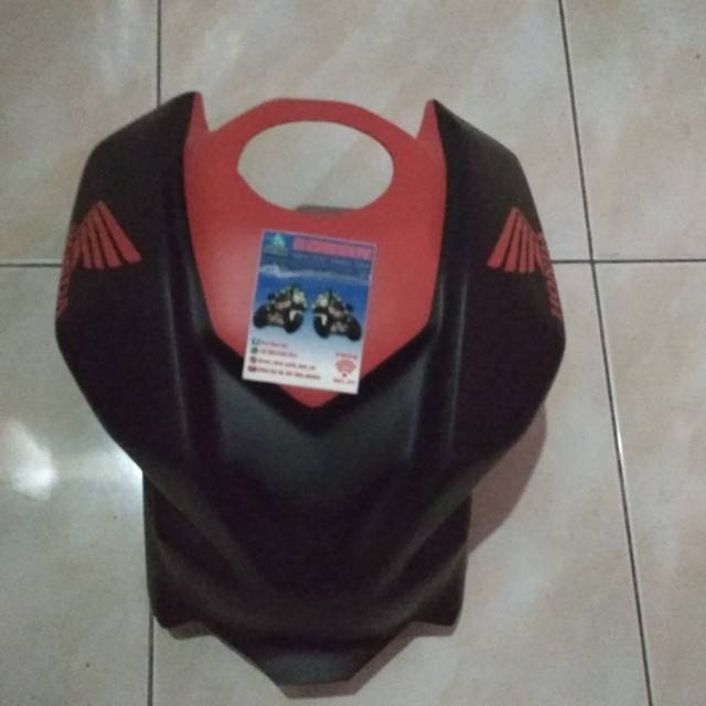 Kondom tangki new CB150R Hitam doff list merah