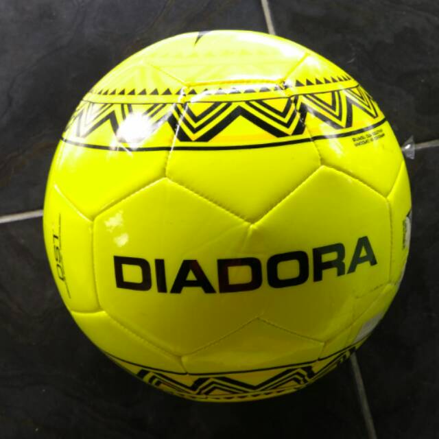 Bola Sepak bola Diadora Original