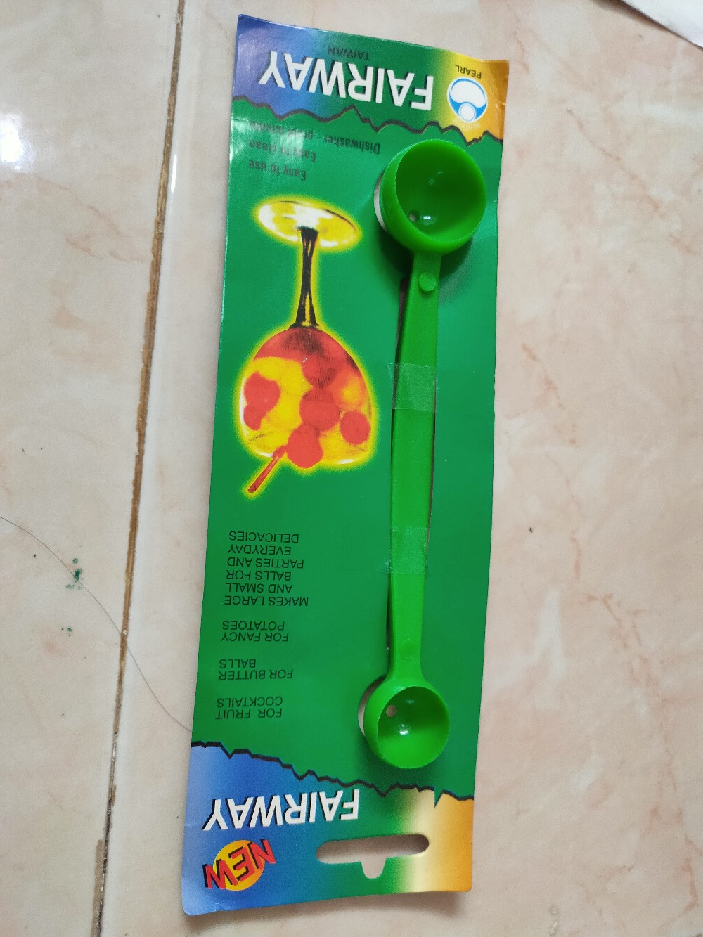 Sendok Buah Koktail Plastik Bulat - Random Color