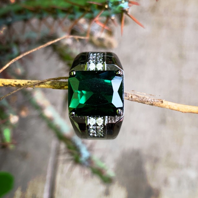 Cincin Casual Pria Akik Zamrud Hijau Emerald Green Ring Hitam 18 K Gold Filled dan Perak