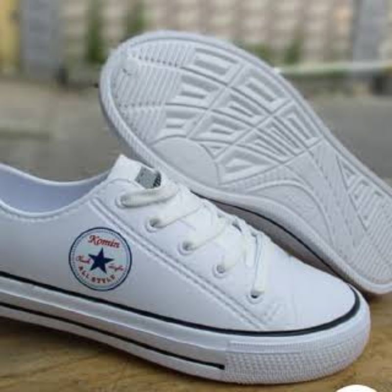 Sepatu Karet Pylon Putih Ringan Anti Air Sepatu Size 37 - 40