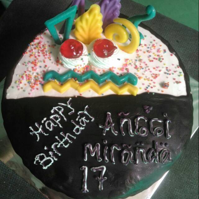 

Kue tart blackforest