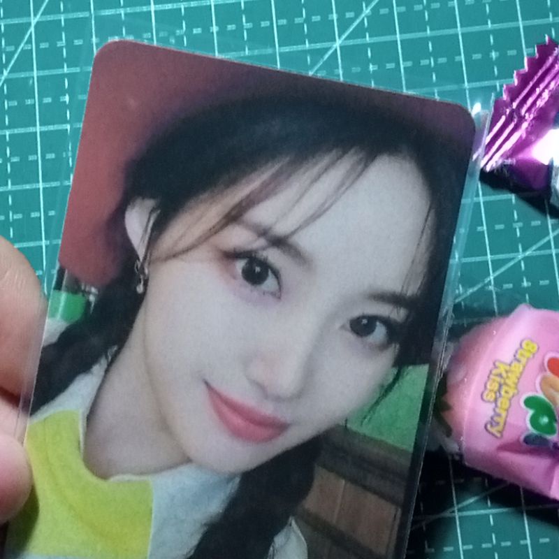 weeekly zoa photocard pc season greetings 2022