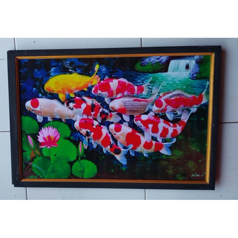 hiasan dinding murah lukisan cetak ikan koi disungai plus bingkai ukuran 65×45