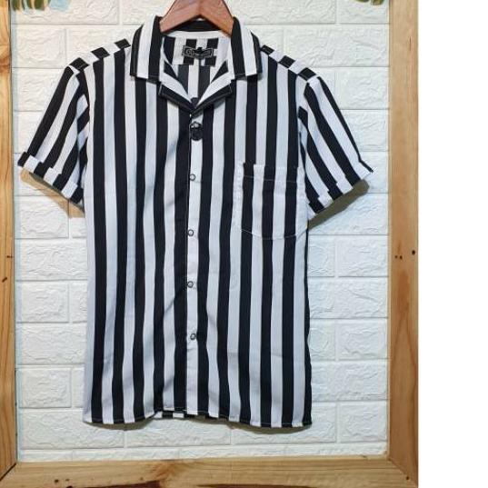 Harga Bersahabat KEMEJA PRIA TANGAN PENDEK STRIPE SALUR GARIS GARIS PREMIUM, HITAM, MERAH, PUTIH'