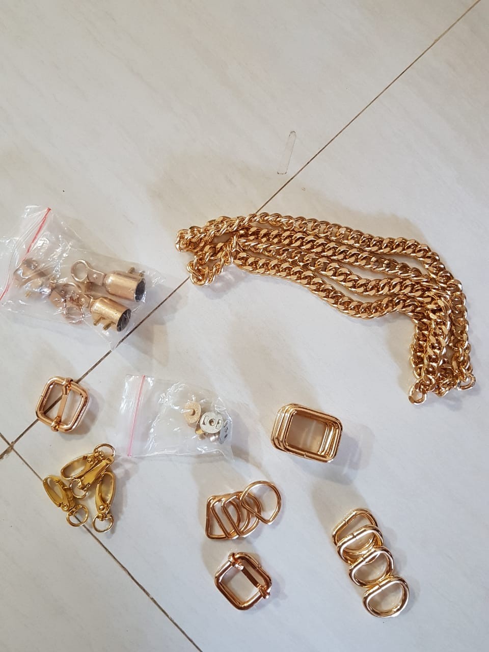 Cantelan / Pengait Tas Tebal Warna Emas Muda