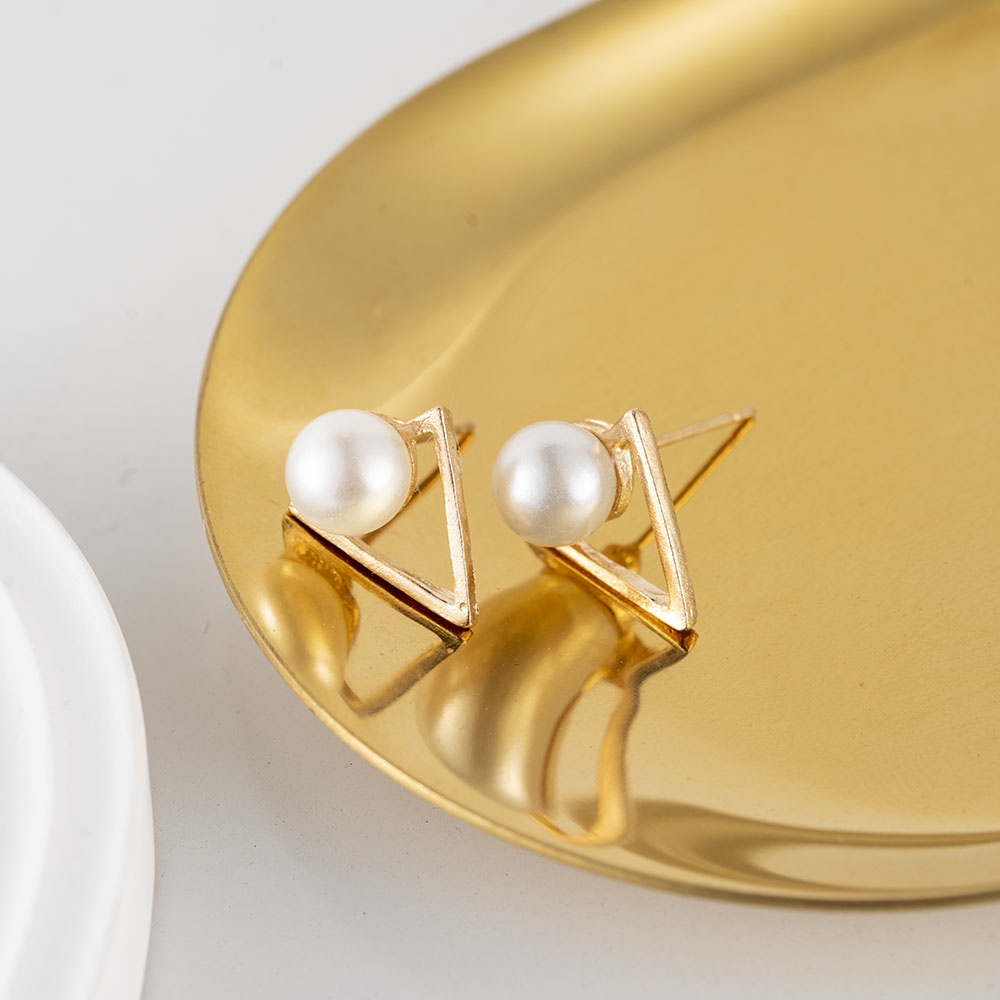 【COD Tangding】Korean Fashion Retro Triangle Pearl Earrings Geometric Temperament Lady Earstuds