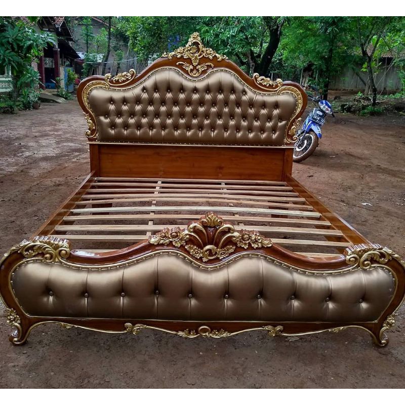 DIPAN MEWAH DIPAN UKIRAN TEMPAT TIDUR KAYU JATI