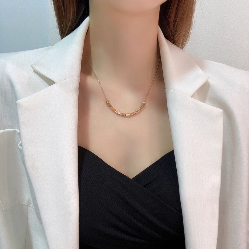 Kalung Liontin Bentuk Segi Delapan Geometris Bahan Titanium Steel Untuk Wanita