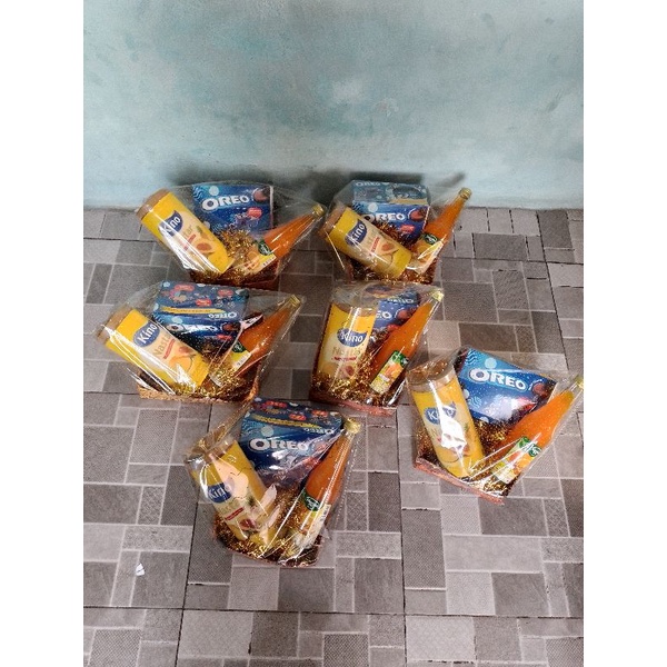

parcel lebaran/parcel idul fitri/hampers lebaran/hamper idul fitri murah/hamper kekinian