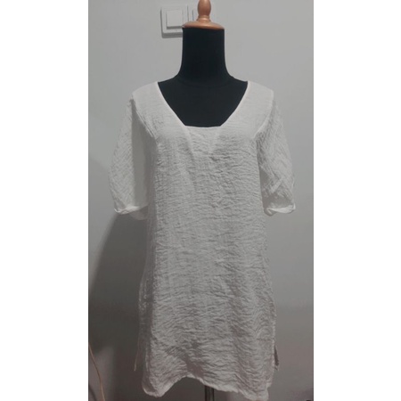 Baju atasan putih Zara