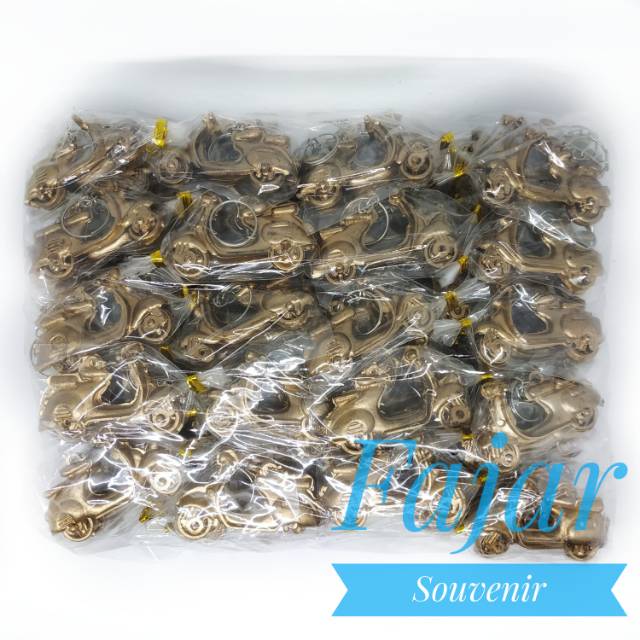 Souvenir Pernikahan Isi 100 pcs Gantungan Kunci Vespa Kuning Kemas Plastik souvenir pernikahan unik sovenir pernikahan soupenir pernikahan soufenir pernikahan sopenir pernikahan sofenir pernikahan souvenir murah souvenir ulang tahun sovenir pernikahan-4