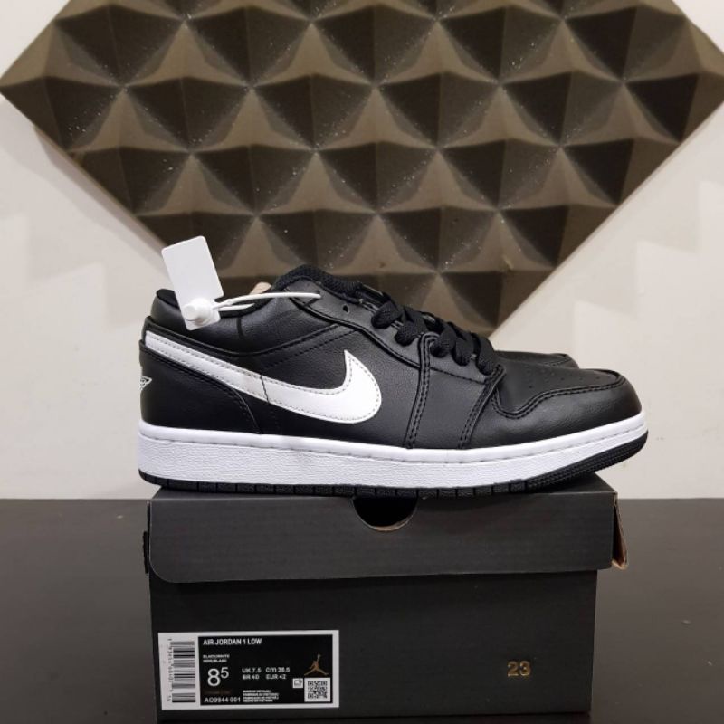 Nike Air Jordan 1 Low Black White