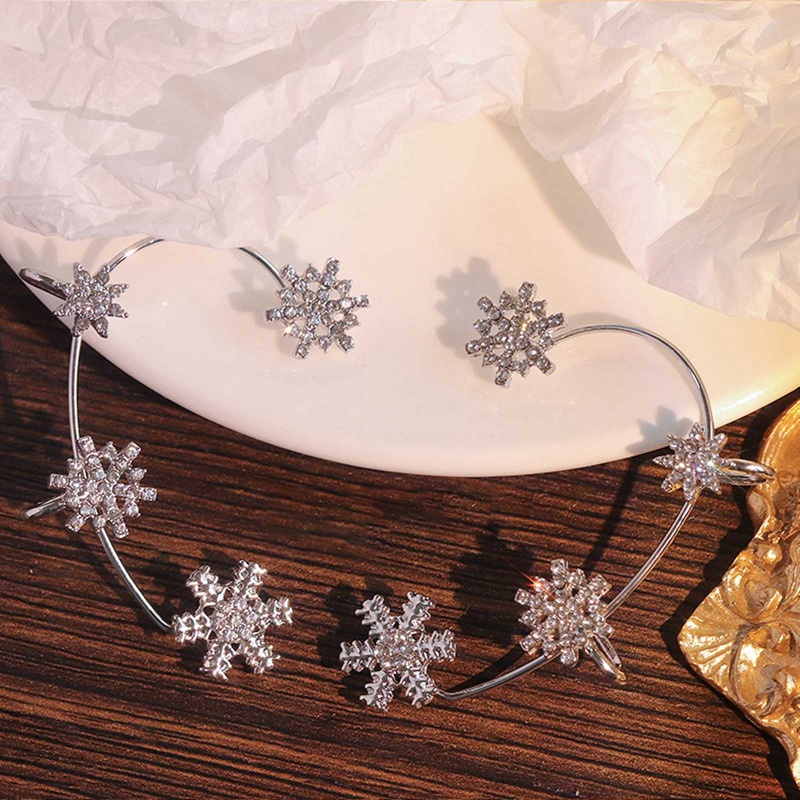 Fancyqube 1pc Anting Klip Desain Snowflake Aksen Kristal Warna Emas Silver Untuk Wanita