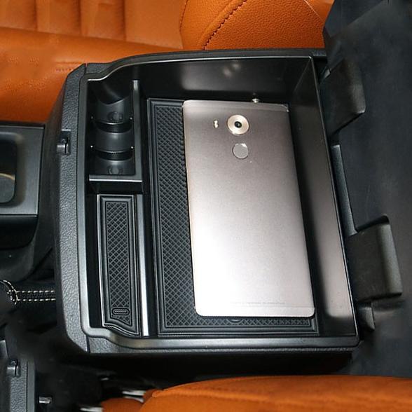 Armrest Storage Box Center Innova Reborn / Venturer 2016 - Up