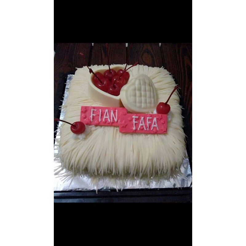 

GRAVITY KEJU CAKE BIRTHDAY BOGOR