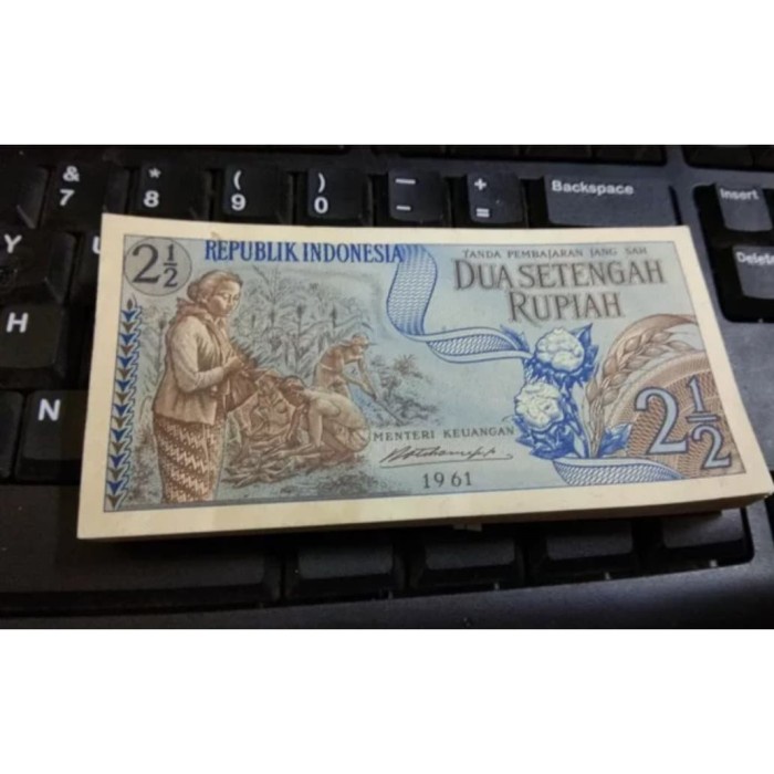 KUNO-UANG- BL 434 INDONESIA 2 SETENGAH RUPIAH SANDANG PANGAN TAHUN 1961 MULUS -UANG-KUNO.