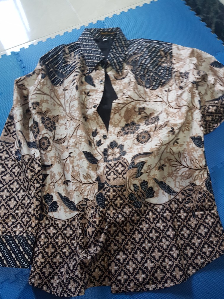 Kharisma Kemeja Batik Pria Lengan Panjang Slimfit Katun Printing Hem Baju Atasan Kantor Modern