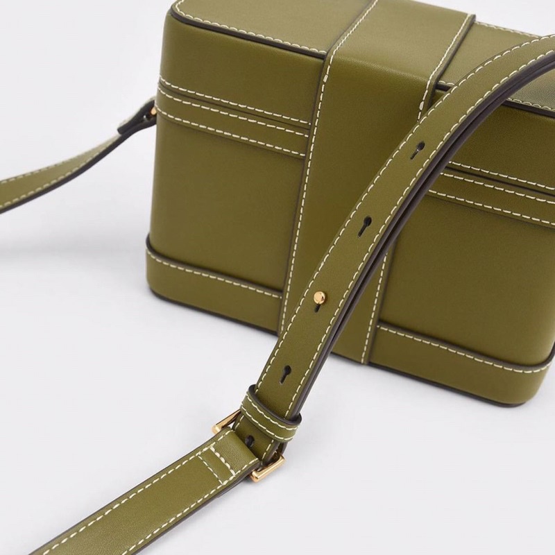 C camera boxy crossbody