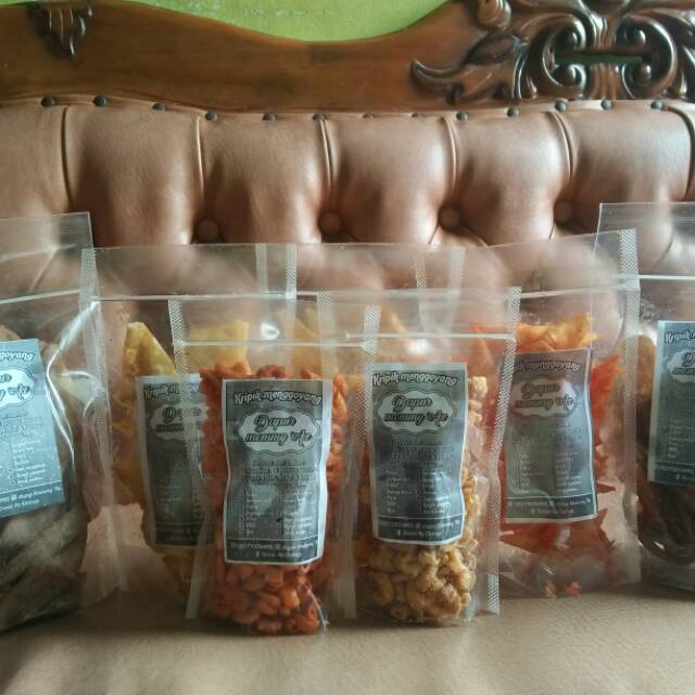 

Kripik cemilan makroni, pisang, simping
