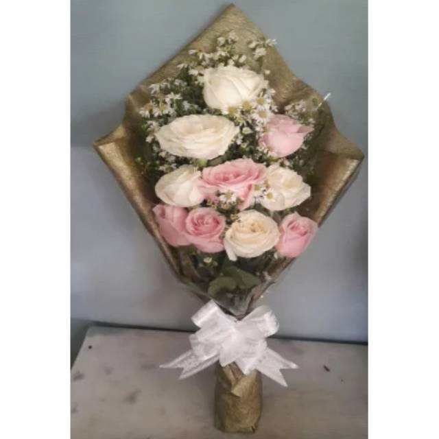 Bunga Wisuda Hadiah Wisuda Buket Bunga Mawar Pink Dan Soft Pink Shopee Indonesia