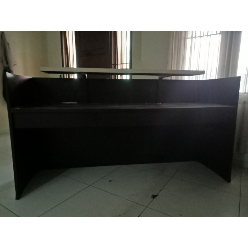 Meja Resepsionis Bekas Kantor