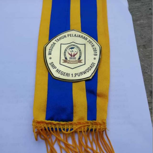 SAMIR WISUDA-KALUNG WISUDA -GORDON WISUDA BAHAN KUNINGAN