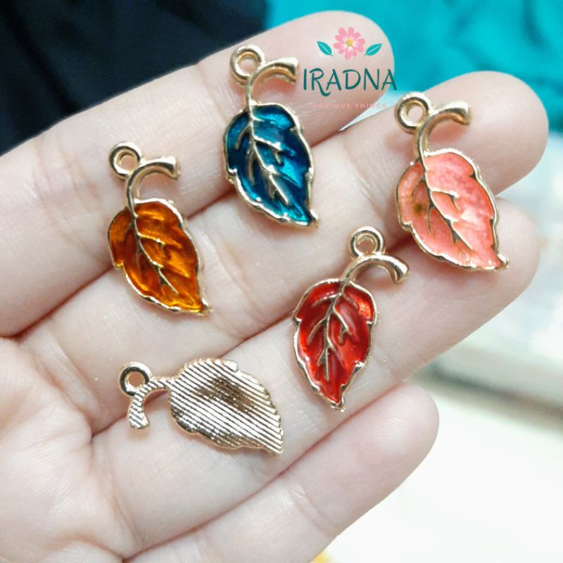 Bandul Kalung Gelang Keychain Bentuk Daun