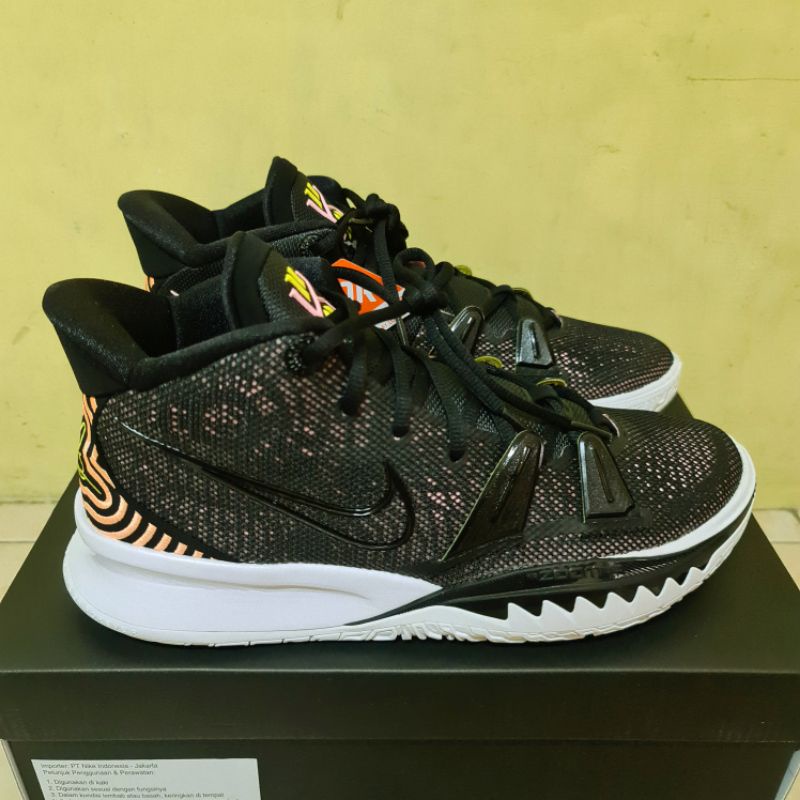 Nike Kyrie 7 Black Gold CQ9327 - 005