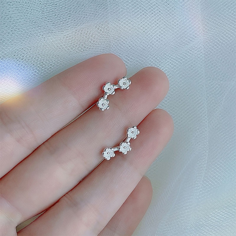 Sepasang Anting Kupu-kupu Mini Kecil Segar Fashion Wanita