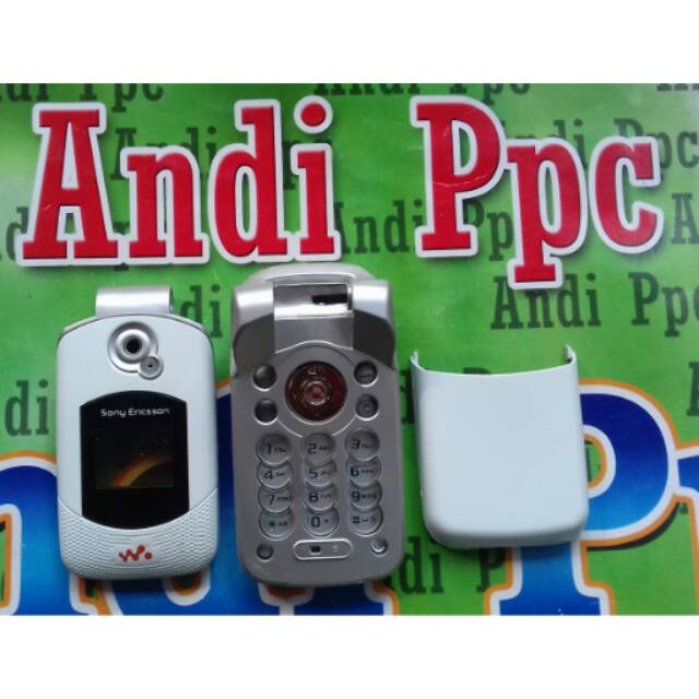 Casing Sony Ericsson W300 w300i bisa dipasang di z530