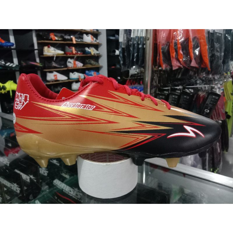Sepatu sepakbola