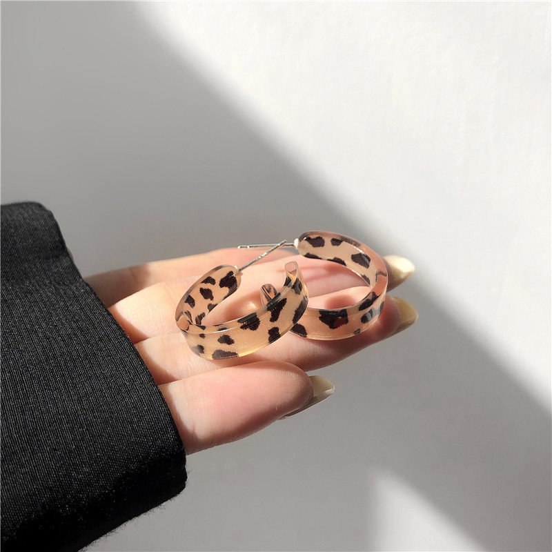 Anting Bentuk Lingkaran Motif Leopard Gaya Retro Bohemian Untuk Wanita