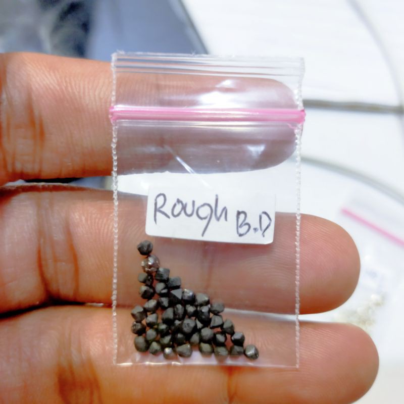 Natural rough black diamond, berlian mentah, intan lantakan