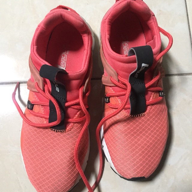 Sepatu running LEAGUE