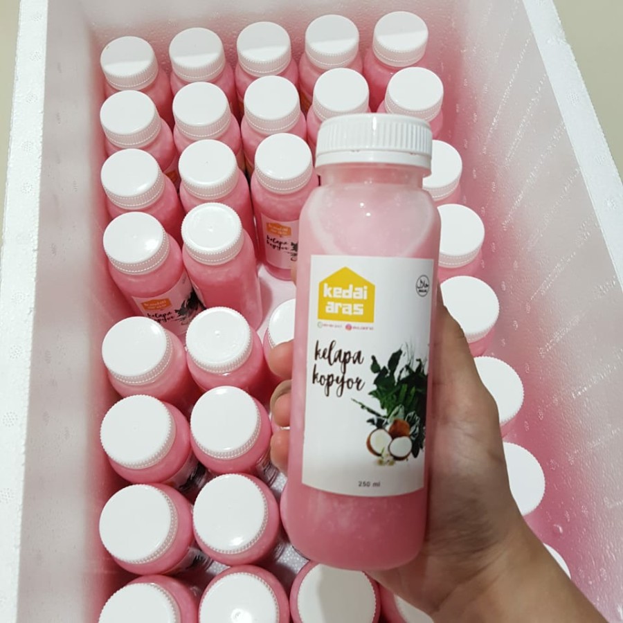 

Fresh Es Kelapa Kopyor minuman segar untuk berbuka puasa