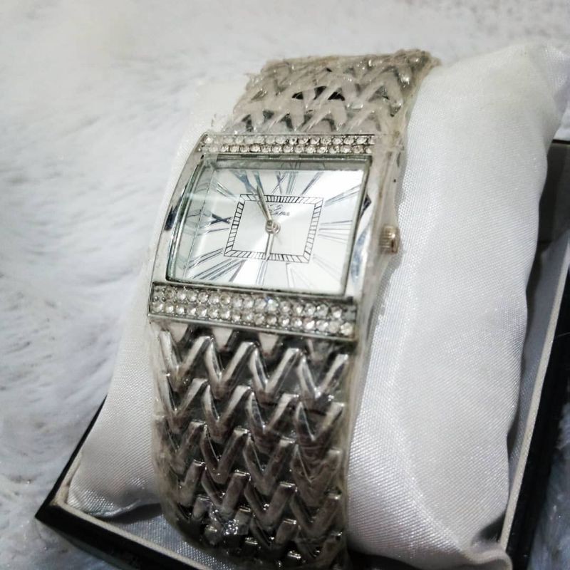 Jam tangan wanita krepyak model kotak