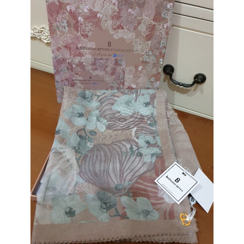 Buttonscarves x Sarah Sofyan Orchide Orchide Light Pink
