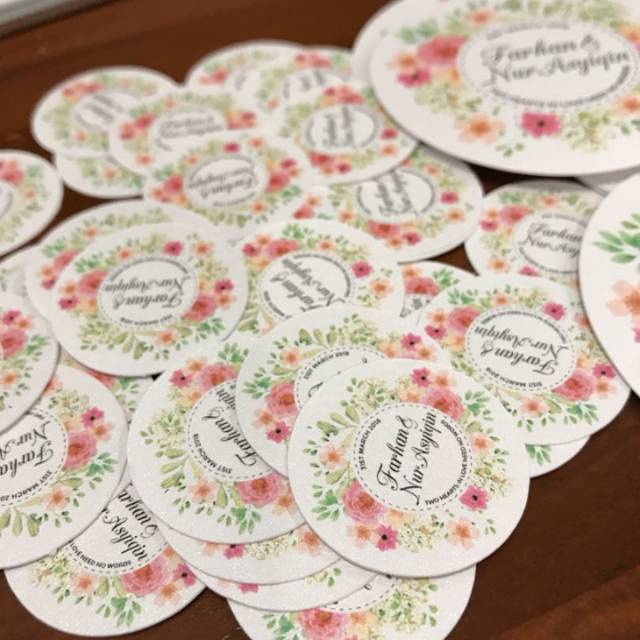 

Stiker Label Untuk Souvenir Pernikahan