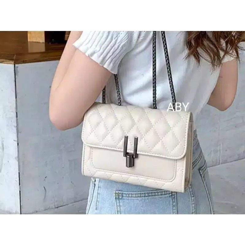 Tas Wanita Chelsy Selempang Slingbag Tas Rantai Kekinian Trendi Fashion Korea Termurah Terbaru