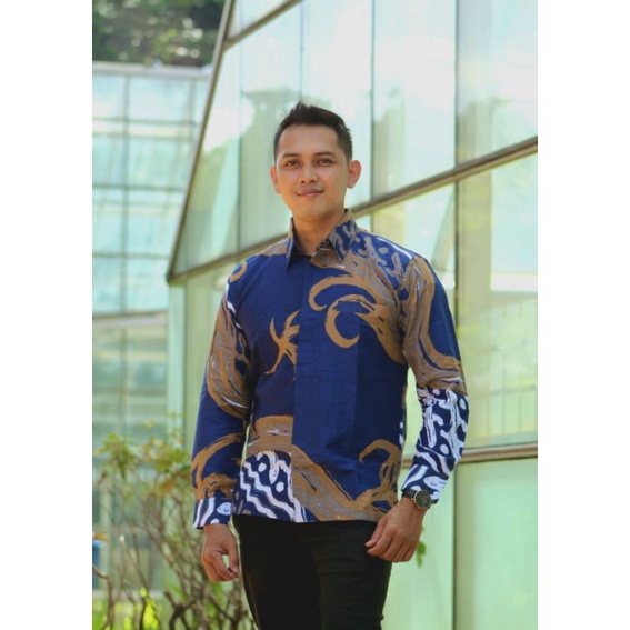 Kemeja Batik Lengan Panjang