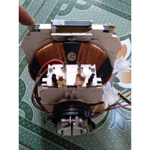 DEFLEXI YOKE 21" POLYTRON slim