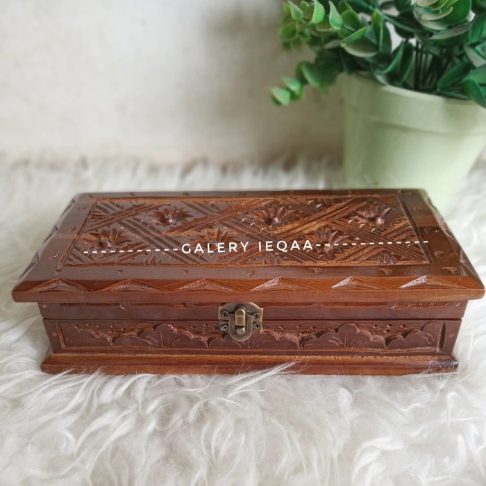 Kotak/Tempat Perhiasan/Aksesoris Kayu Jati Ukir
