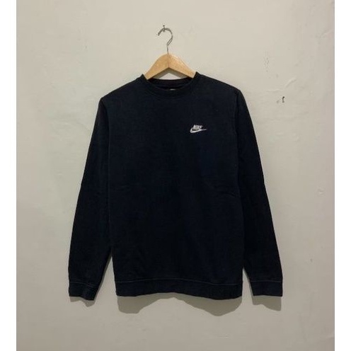 crewneck sweater NIKE BLACK Size M fit L original second vintage hoodie bekas murah