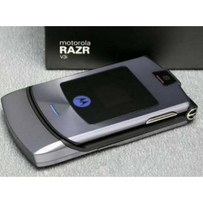 Ай тел. Motorola RAZR v3. Моторола RAZR v3i. Motorola RAZR v3i Silver. Моторола рейзер v3 ай.