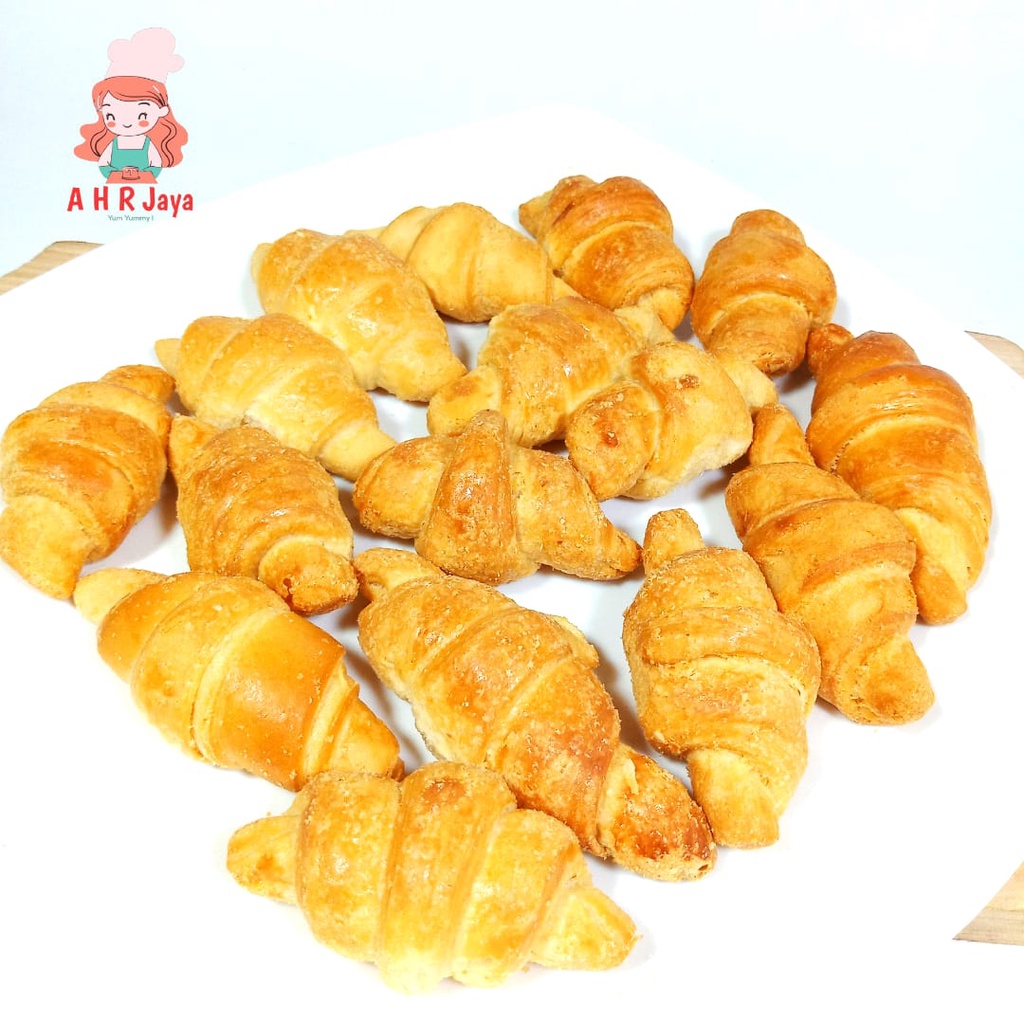 

CROISSANT Keju 1KG / ROTI BULAN SABIT/ KEPITING KEJU / croissant original / Snack kiloan