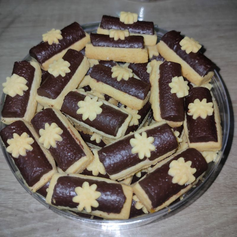 

Kue kering stick coklat