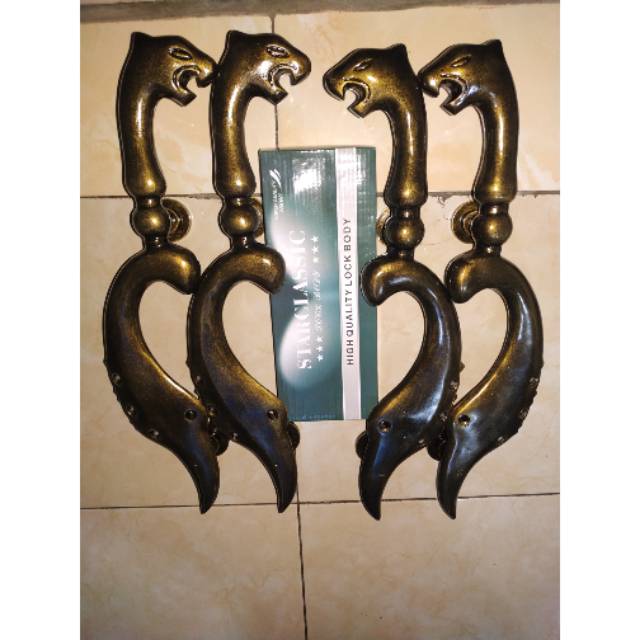 Satu Set Handle Pintu Motif Kujang