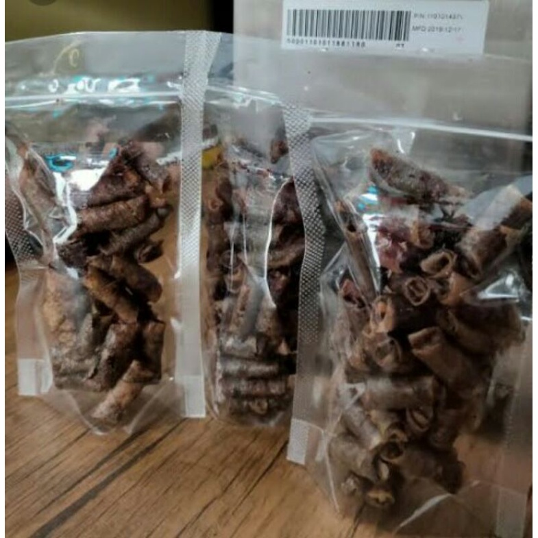 

Keripik kulit lumpia coklat